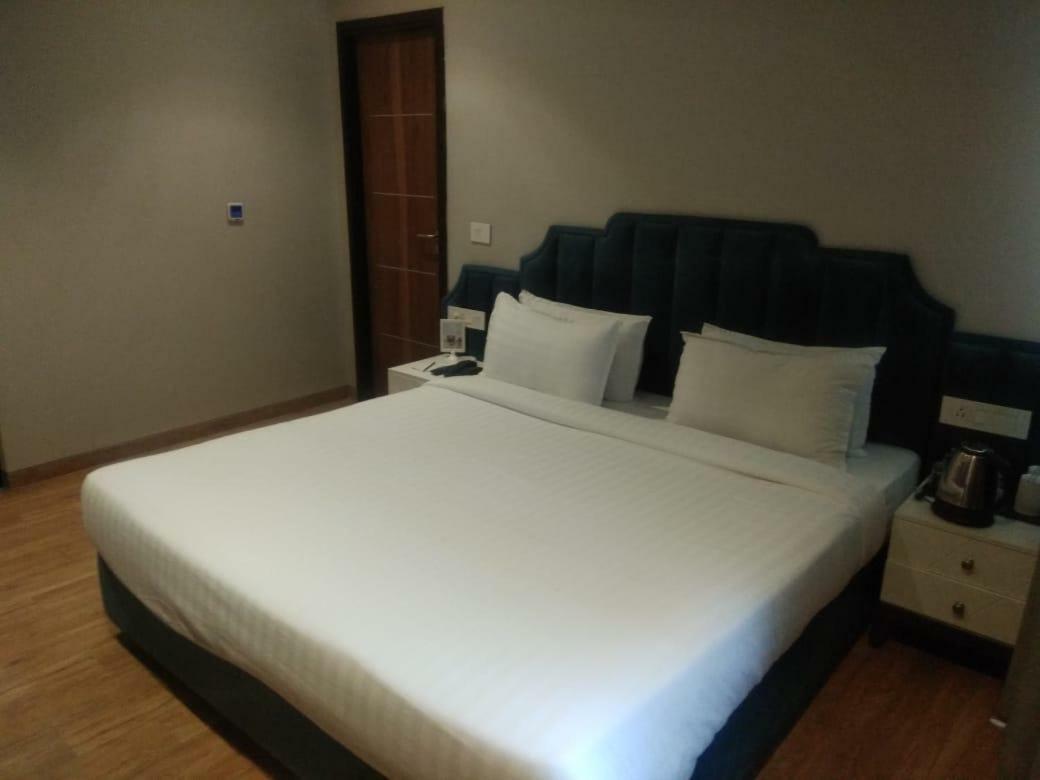 Hotel Accord Premier Raigarh エクステリア 写真