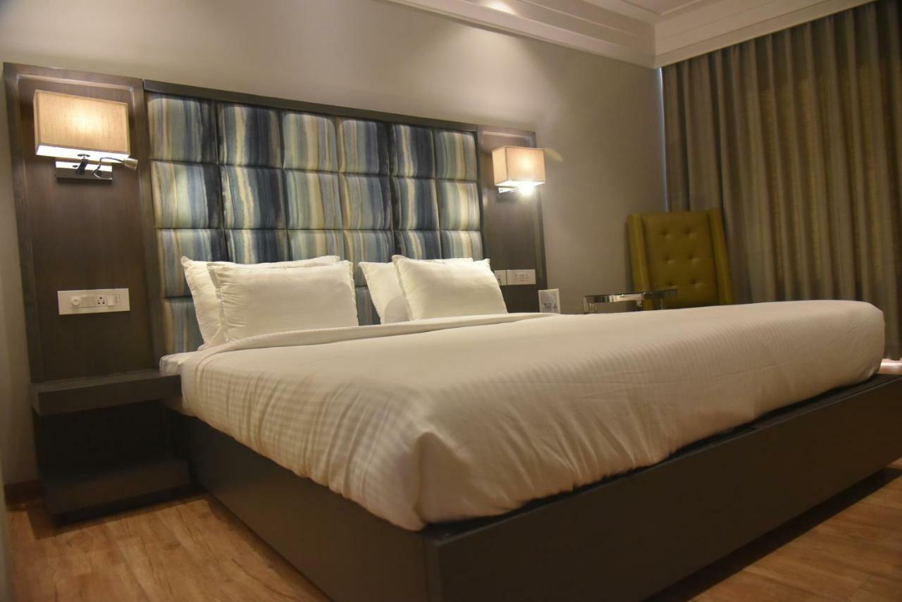 Hotel Accord Premier Raigarh エクステリア 写真