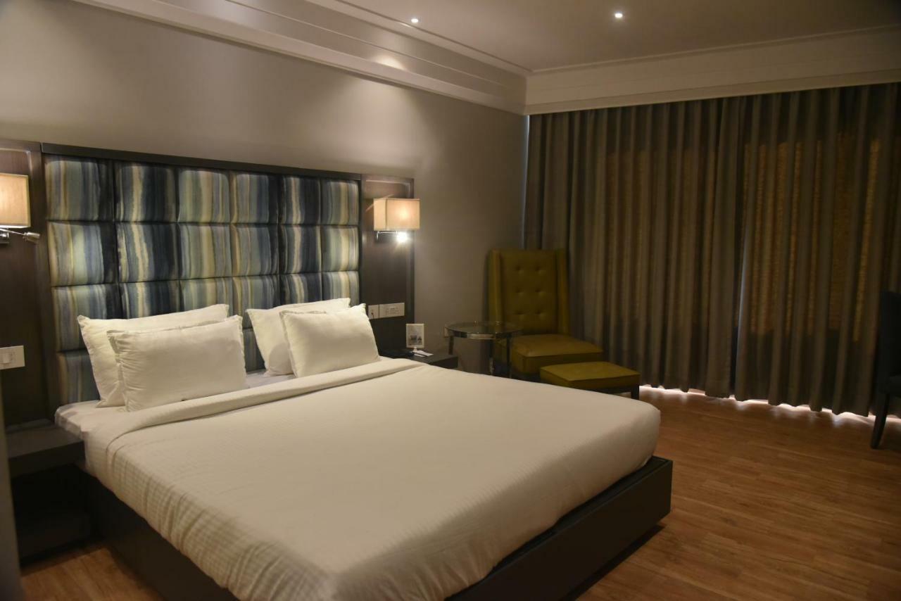 Hotel Accord Premier Raigarh エクステリア 写真